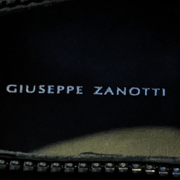 Giuseppe Zanotti Zippered Suede Low-Top Sneakers - Picture 8 of 8